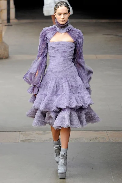 Look 25